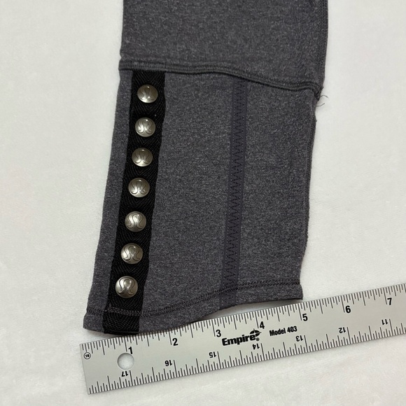 lululemon Snap Me Up Crop Side Button Athletic Leggings Size 4 Rare EUC - Picture 10 of 14